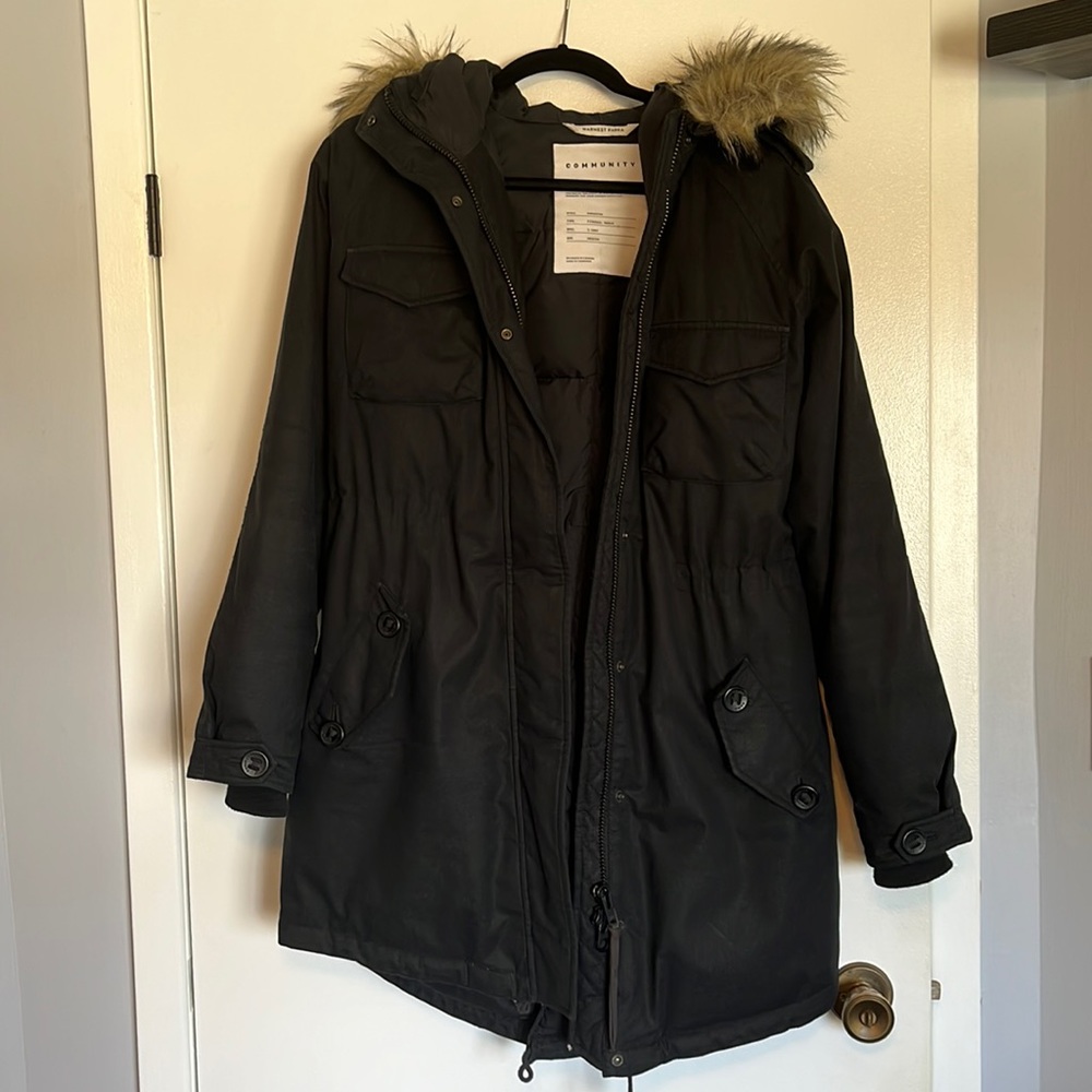 Aritzia Community Parka - Size Medium
